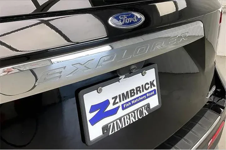 $19690 : Ford Explorer 2021 AWD Limit image 9