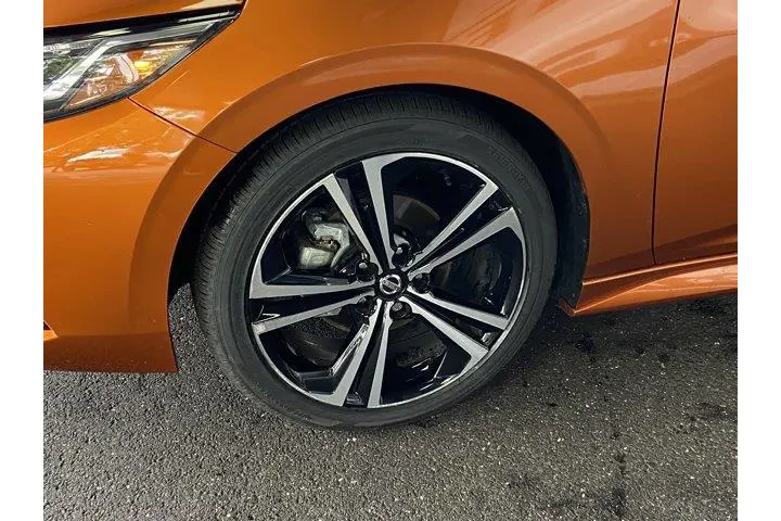 Nissan Sentra 2023 SR 4dr Se image 9