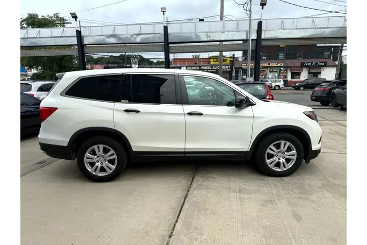 $15995 : 2018 Pilot LX 4WD image 6