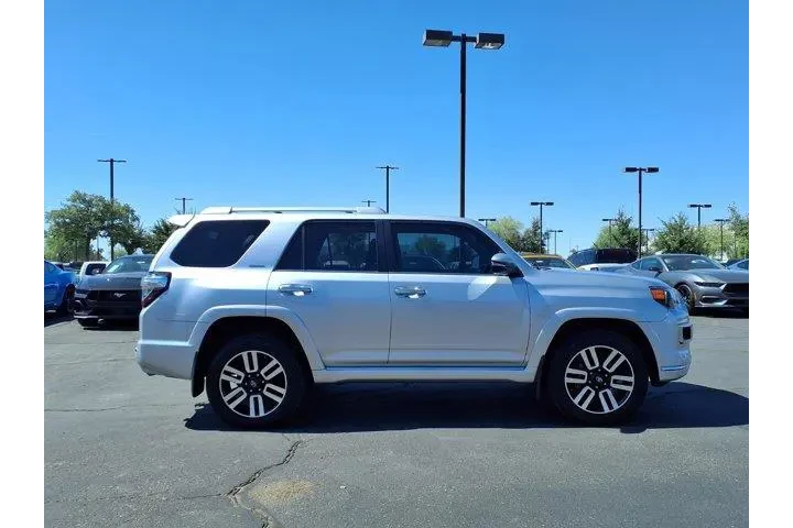 $35798 : Toyota 4Runner 2019 4x4 SR5 image 7