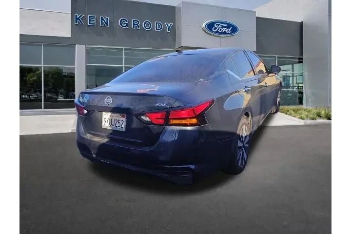 $16496 : Nissan Altima 2022 2.5 SV 4d image 3