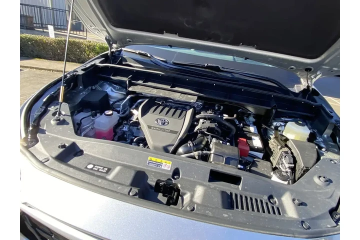 $34131 : Toyota Highlander 2023 L 4dr image 10