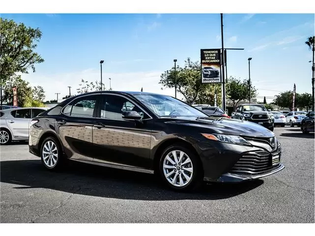 $22995 : 2020 Toyota Camry LE Sedan (71 image 1