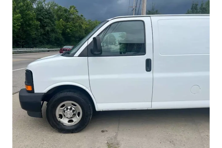 $11500 : 2017 Express 2500 image 10