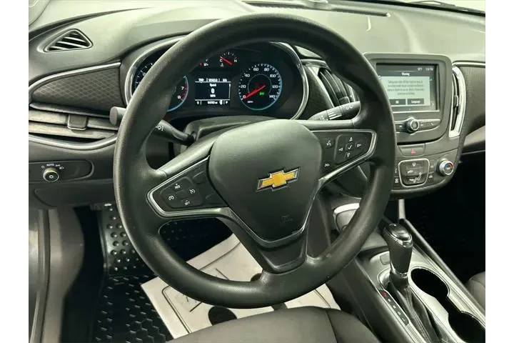 $12211 : Chevrolet Malibu 2018 LT 4dr image 4