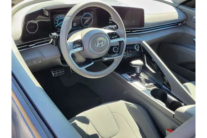 $23026 : Hyundai ELANTRA Hybrid 2025 image 3