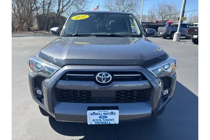 $36899 : Toyota 4Runner 2022 4x4 SR5 image 2