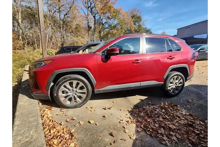 $24503 : Toyota RAV4 2019 XLE Premium image 1