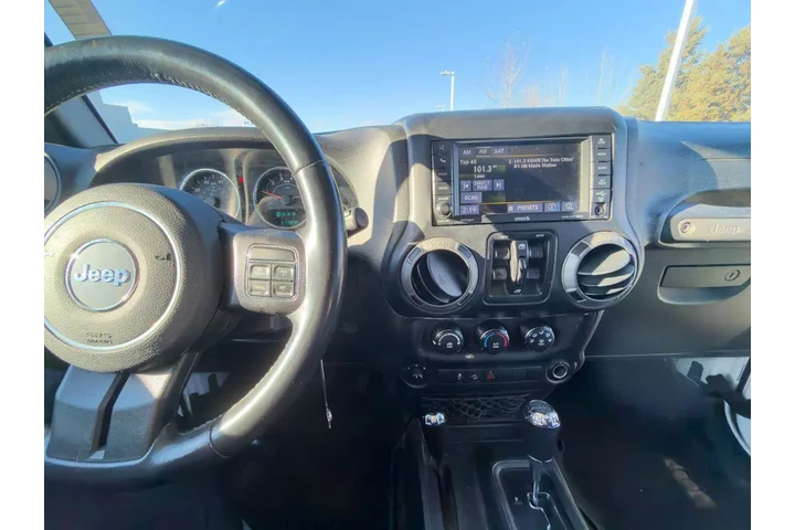 $16599 : Jeep Wrangler Unlimited 2017 image 10