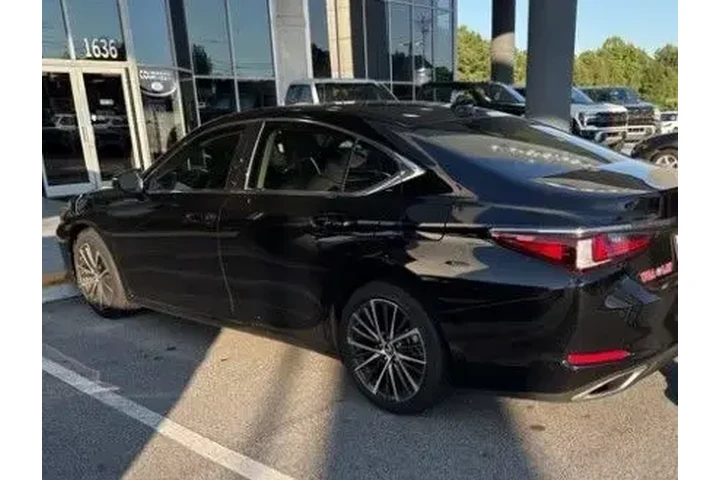 $39620 : Lexus ES 350 2024 4dr Sedan image 2