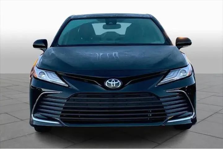 $26345 : Toyota Camry 2024 XLE 4dr Se image 4