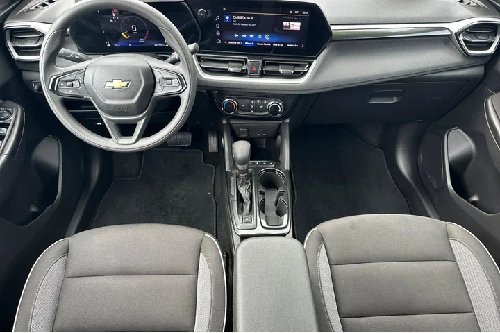 $22000 : Chevrolet Trailblazer 2025 L image 6
