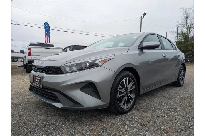 $17385 : Kia Forte 2024 LX 4dr Sedan image 7