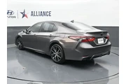 $21498 : Toyota Camry 2022 SE 4dr Sed thumbnail