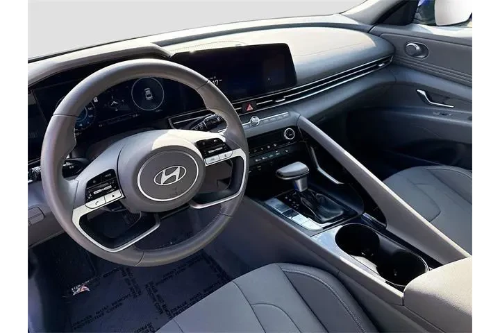 $18703 : Hyundai ELANTRA 2024 SEL 4dr image 9