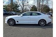 $23995 : Genesis G70 2023 2.0T 4dr Se thumbnail