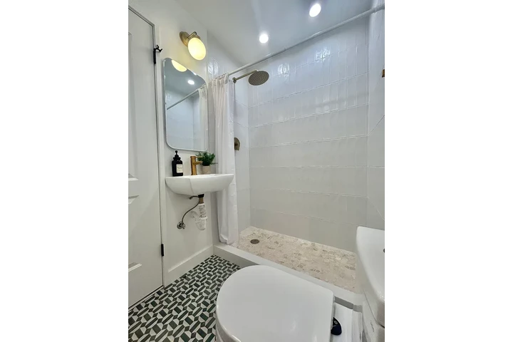 $1400 : North Miami Available image 8