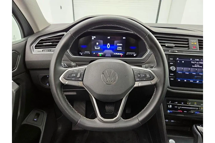 $21998 : Volkswagen Tiguan 2024 SE 4d image 10