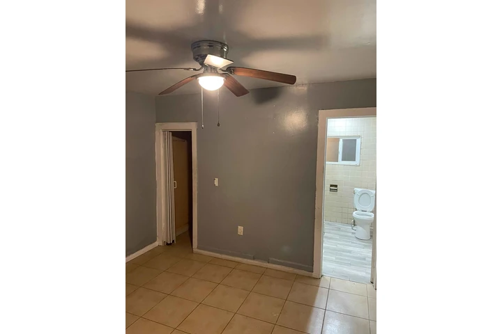 $1775 : AMPLIO DEPTO DE 1 RECAMARA image 3