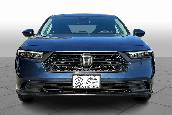 $25988 : Honda Accord 2023 EX 4dr Sed image 3