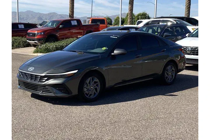 $19583 : Hyundai ELANTRA 2024 SEL 4dr image 7