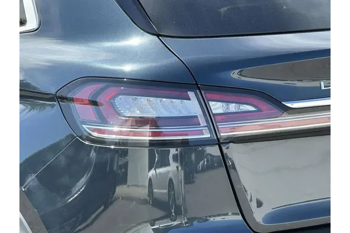 $30495 : Lincoln Nautilus 2022 AWD Re image 6