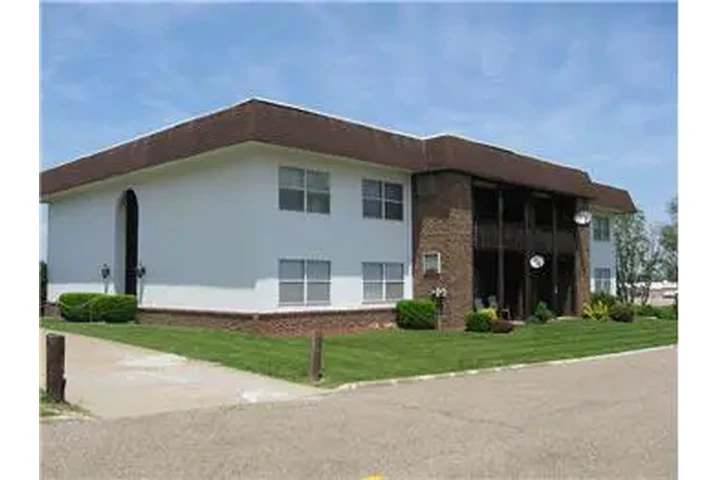 $700 : Rental property with 2 bedro image 1