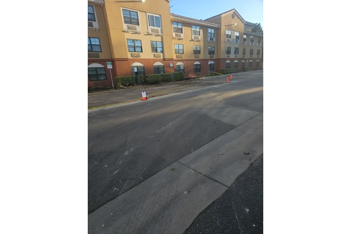 Bilingual Secretary Costrution image 1