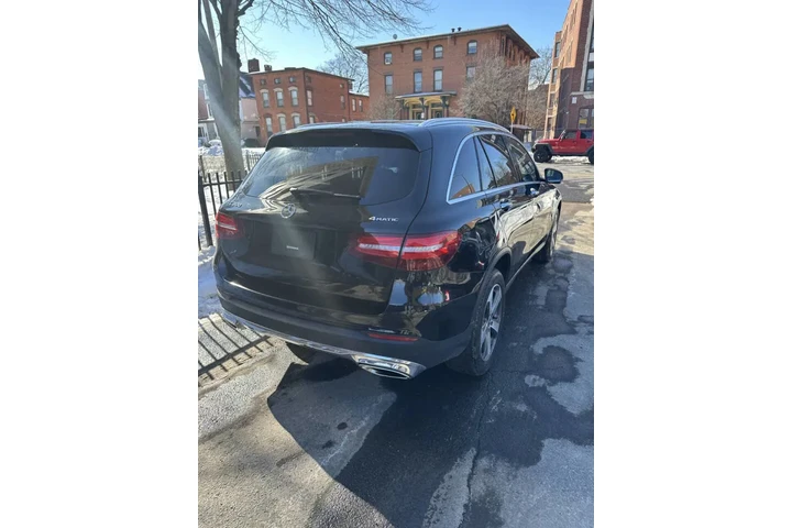 $15999 : 2018 Mercedes-Benz GLC image 4