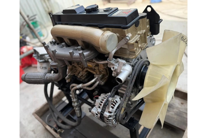 $4800 : MOTOR MITSUBISHI FUSO 4M40 image 3