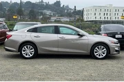 $19990 : Chevrolet Malibu 2024 LT 4dr thumbnail