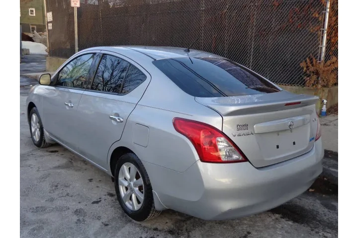 $6450 : 2014 Versa 1.6 SV image 5