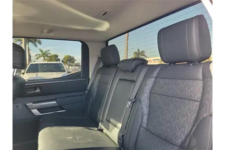 $37791 : Toyota Tundra 2023 4x4 SR5 4 image 8