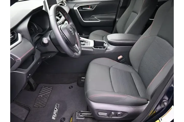 $39990 : Toyota RAV4 Plug-in Hybrid 2 image 7