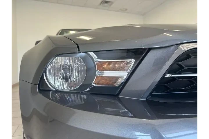 $15990 : Ford Mustang 2010 V6 2dr Con image 9