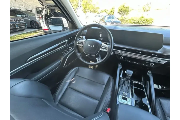 $31400 : Kia Telluride 2024 S 4dr SUV image 9