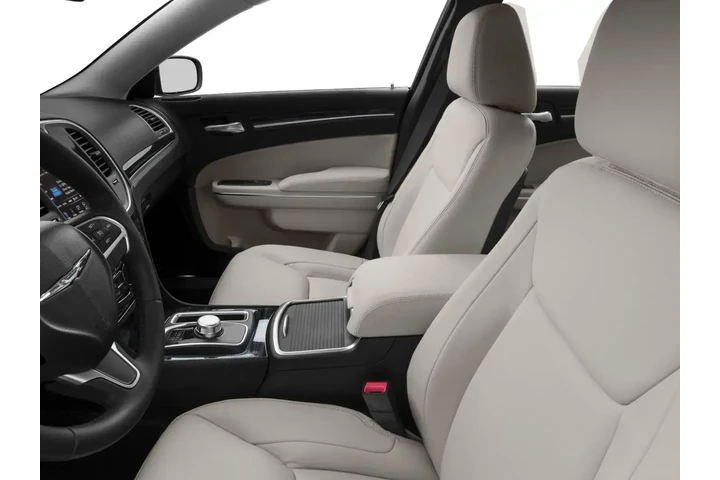 Chrysler 300 2016 Limited 4d image 6