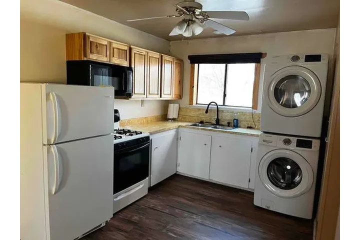 $850 : 1br - Cute and cozy duplex! Ni image 3