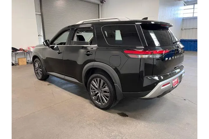 $27731 : Nissan Pathfinder 2022 SL 4d image 5