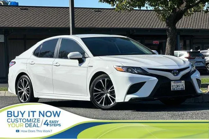 $20338 : Toyota Camry Hybrid 2020 SE image 1