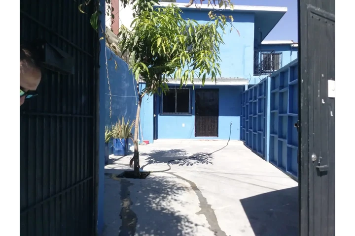 $650 : Bonita casa de 2 rec y 2 baños image 2