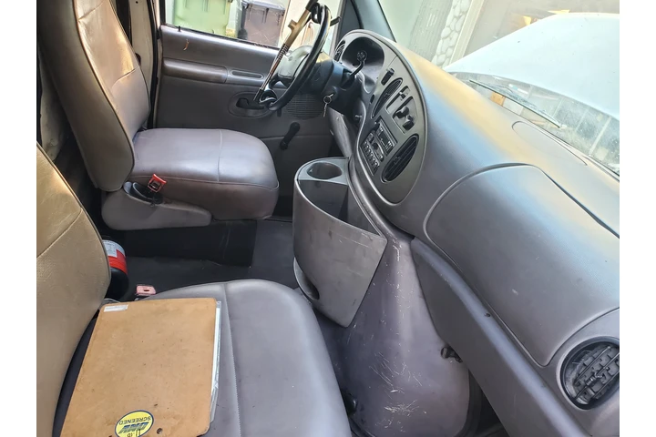 $12 : 1999 Ford E450 Super Duty image 7