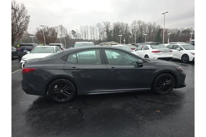 $28945 : Toyota Camry 2025 SE 4dr Sed image 5