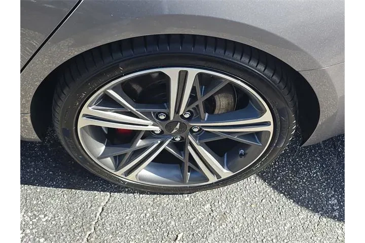 $29990 : Genesis G70 2024 AWD 2.5T St image 7