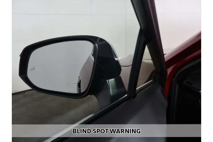 $30490 : Toyota Venza 2023 AWD LE 4dr image 4