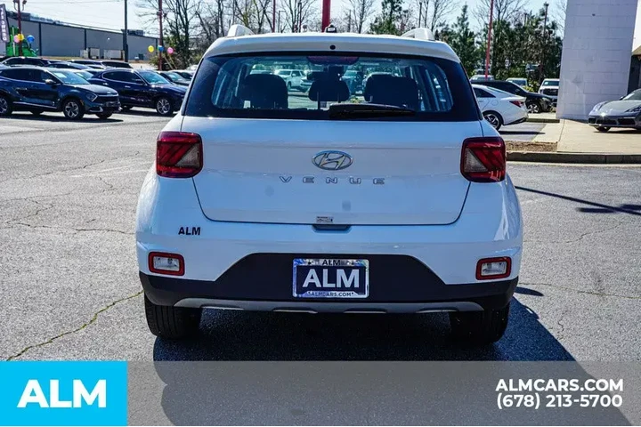 $18420 : Hyundai VENUE 2025 SEL 4dr C image 10