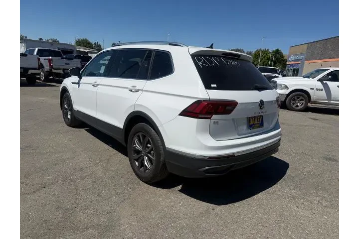 $22500 : Volkswagen Tiguan 2022 SE 4d image 3