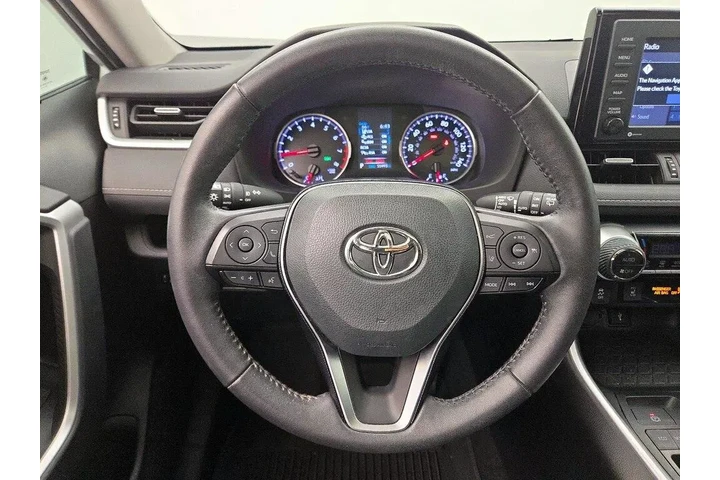 $26998 : Toyota RAV4 2021 XLE Premium image 10