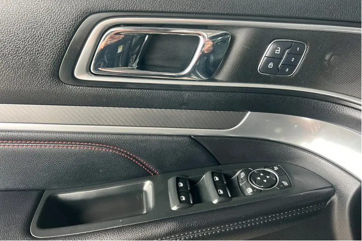 Ford Explorer 2016 AWD Sport image 10