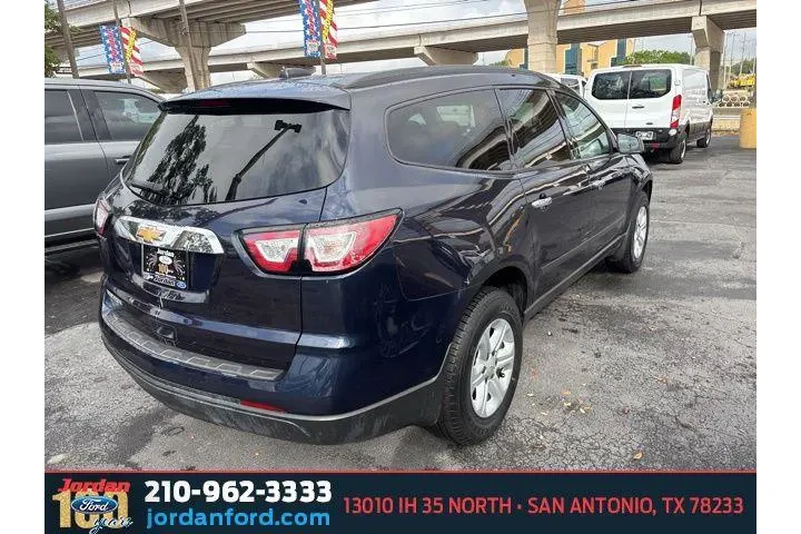 $10602 : Chevrolet Traverse 2017 LS 4 image 6
